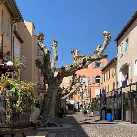 La Sapiniere *